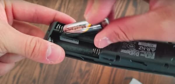 Replacing the Samsung TV remote batteries