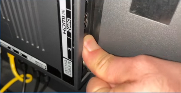 Push the HDMI port on your Samsung TV